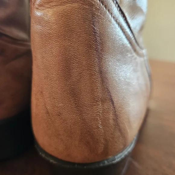 RARE Find Vintage Tony Lama Tan Boots w/turquoise Stitching  display picture 2